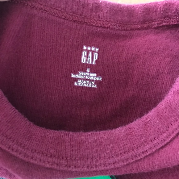 EUC bundle of 2 Gap long sleeved tees for boys - Picture 3 of 7